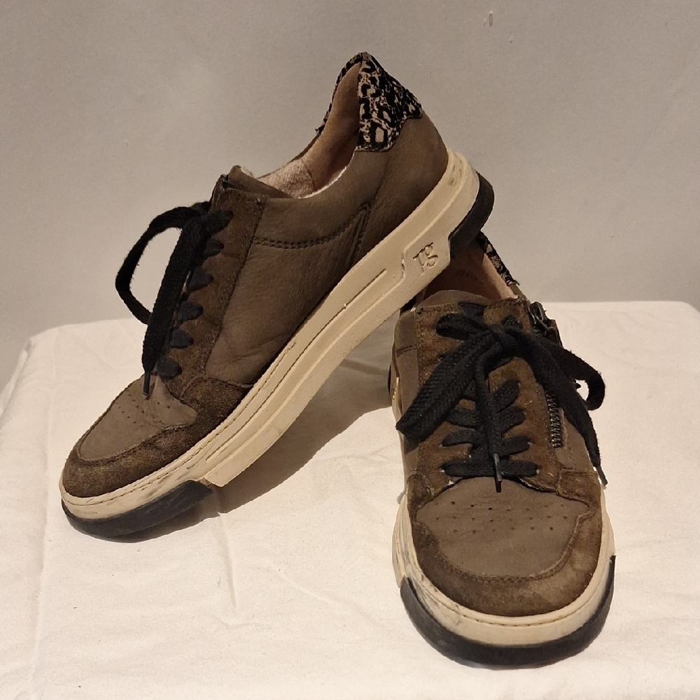 Paul Green Super Soft Olive Green and Black Women's Sneakers Size 38